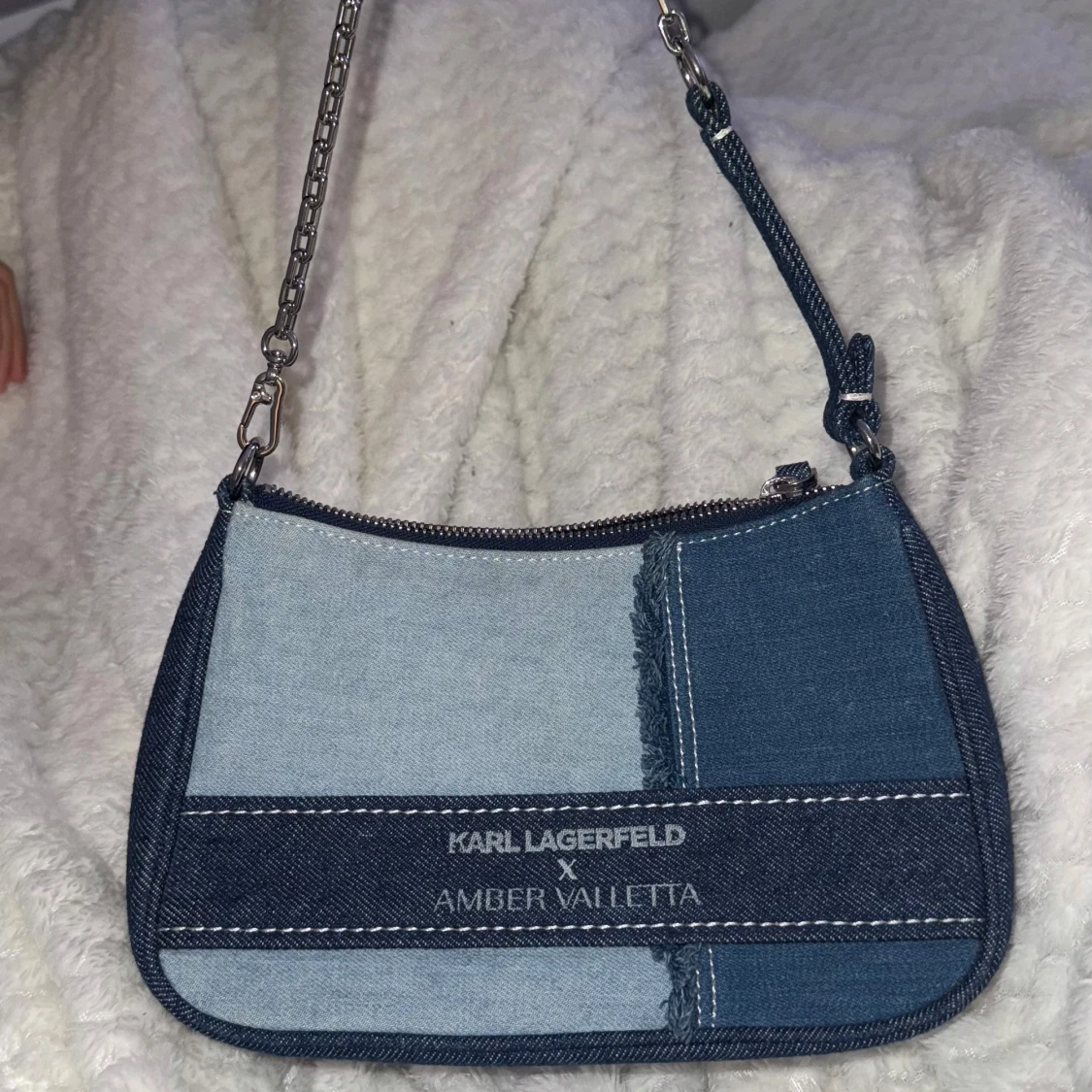 Jeans väska från Karl Lagerfeld x Amber Valletta