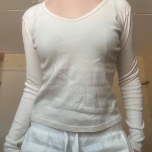 brandy melville långärmad tröja  - brandy meville strl. s 🩵💗 knappt använd 