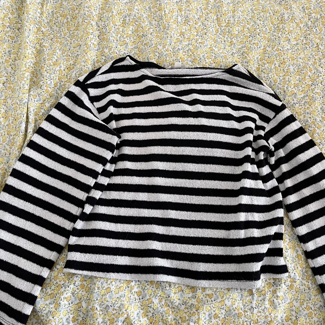 Svartvit randig stickad tröja - 2