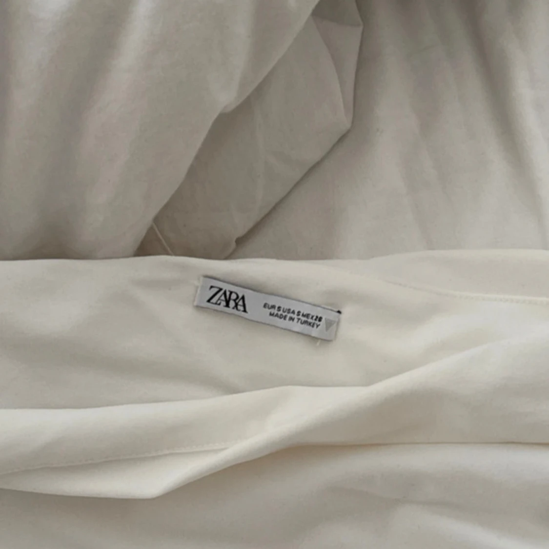 Vit offshoulder topp från Zara - 1