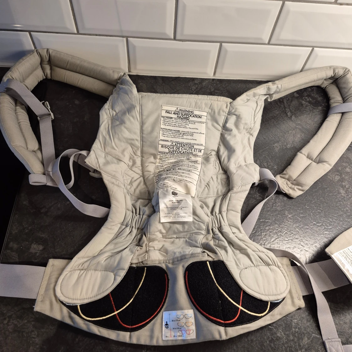 Ljusgrå bärsele från Ergobaby - 2