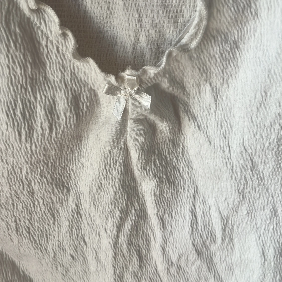 Vit långärmad blus med rosett H&M - 1