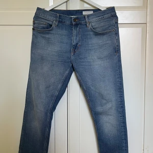 Tiger of sweden jeans - Pistolero - Tiger of sweden jeans modell pistoler | passform slim fit | storlek 30/30 | i mycket bra skick | skriv vid funderingar eller frågor 👀