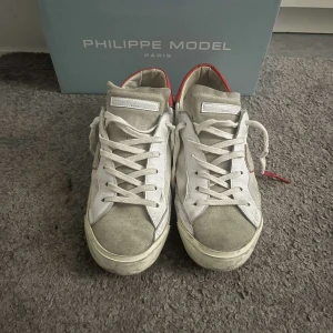 Philip model Skor ( skick: 9/10 ) - Philip model,de är nästintill helt, nypris:3000kr, allt og medkommer ej, bara hojta till via frågor eller funderingar!!