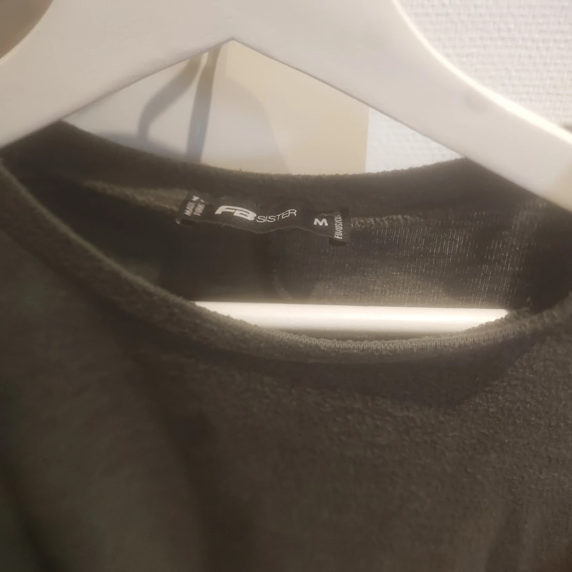 Mörk/olivgrön tröja från FB Sister - 1