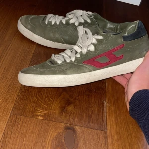 Diesel Skor - Disesel skor: •6/10 i skick •400kr •Inget OG kommer med. 
