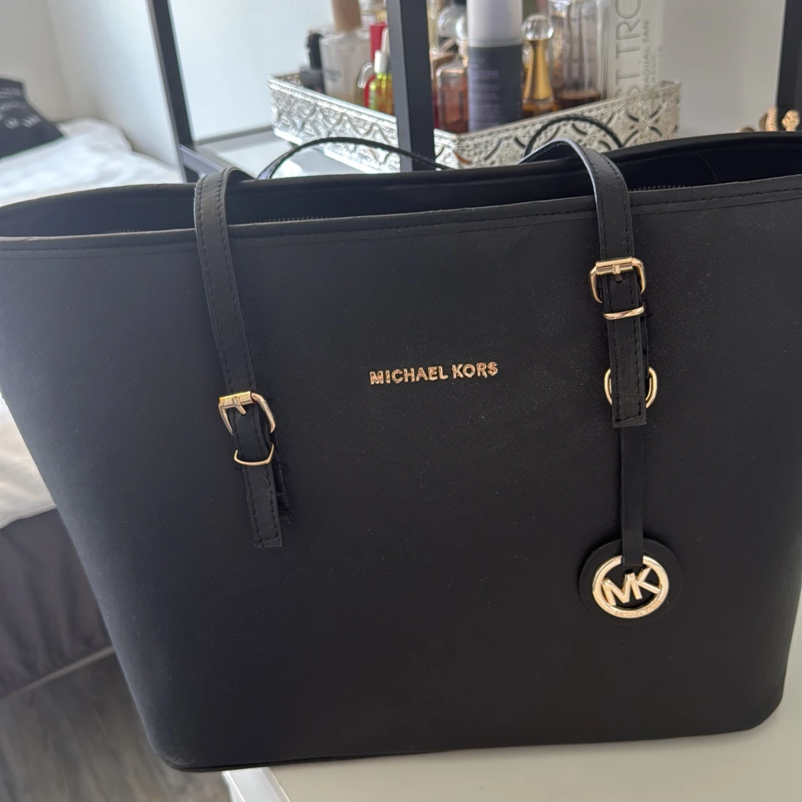 Svart axelväska från Michael Kors - 1