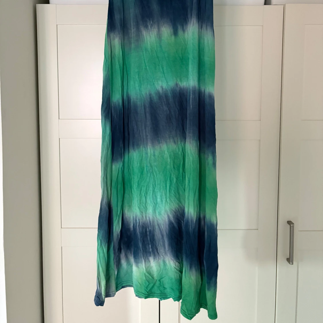 Grön och blå långklänning från Paper Scissors - 1