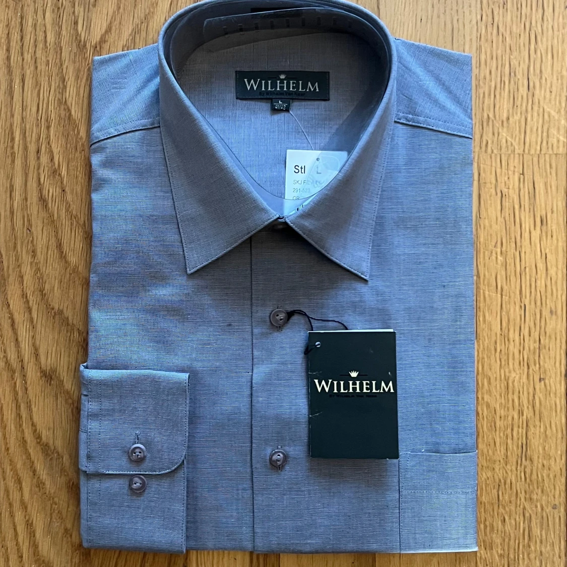 Wilhelm - Grå skjorta - Strl L ( 41/42 )