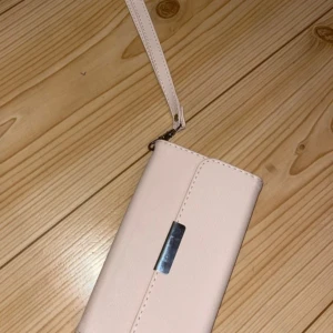 Puhelimenkuoret - Puhelimenkuoret iphone 6s puhelimeen. Kissatalous Mikäli hinta ei miellytä tarjoa rohkeasti. Katsothan myös muut ilmoitukseni