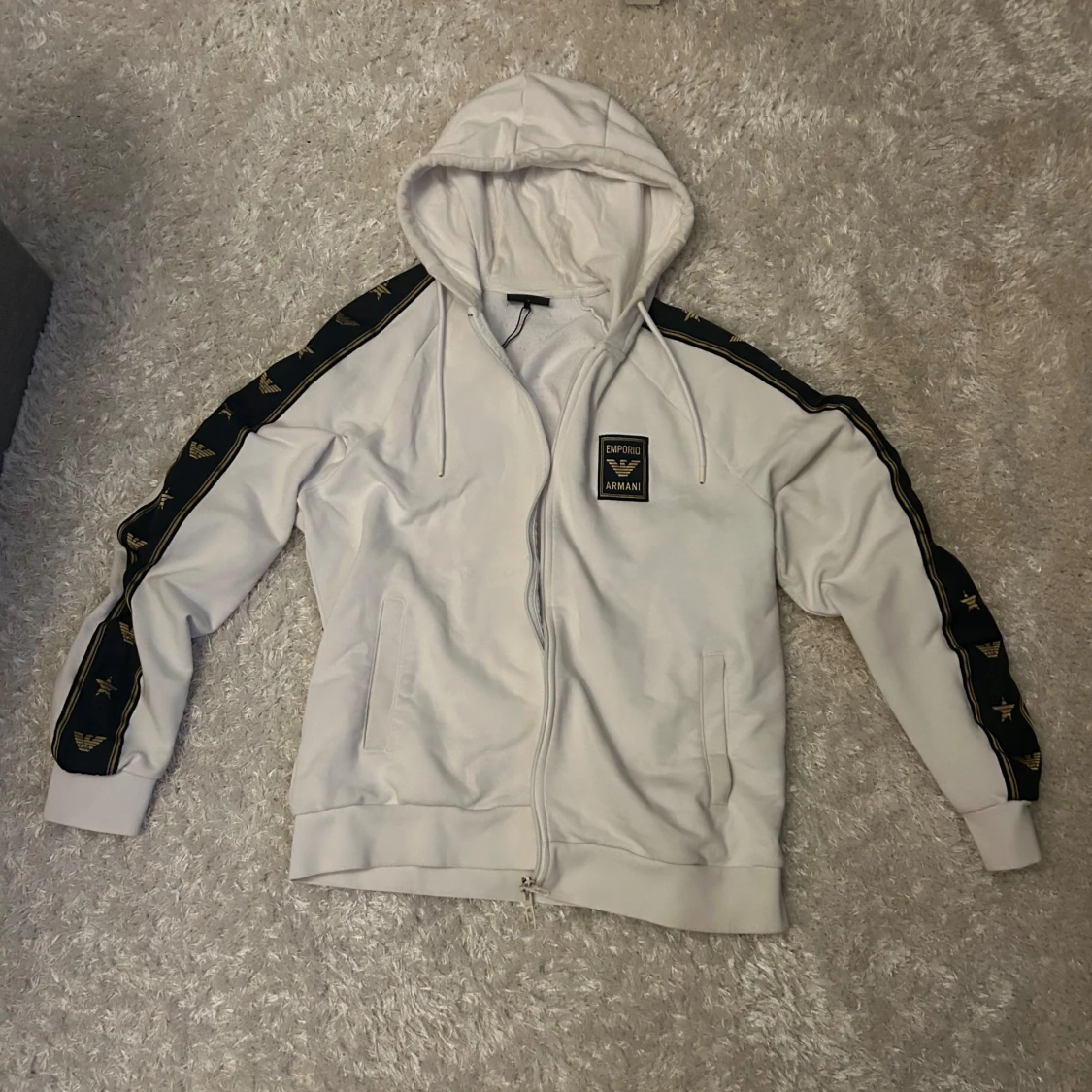 Vit hoodie från Emporio Armani - 1
