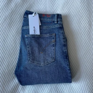 Dondup jeans  - Dondup jeans säljs | 9/10 Iprincip nyskick | modell: dian (carrot slim fit) |  tags finns kvar | Storlek: 31 | Nypris: 3995kr Fraktar spårbart med Instabox eller PostNord | Hör av er vid funderingar