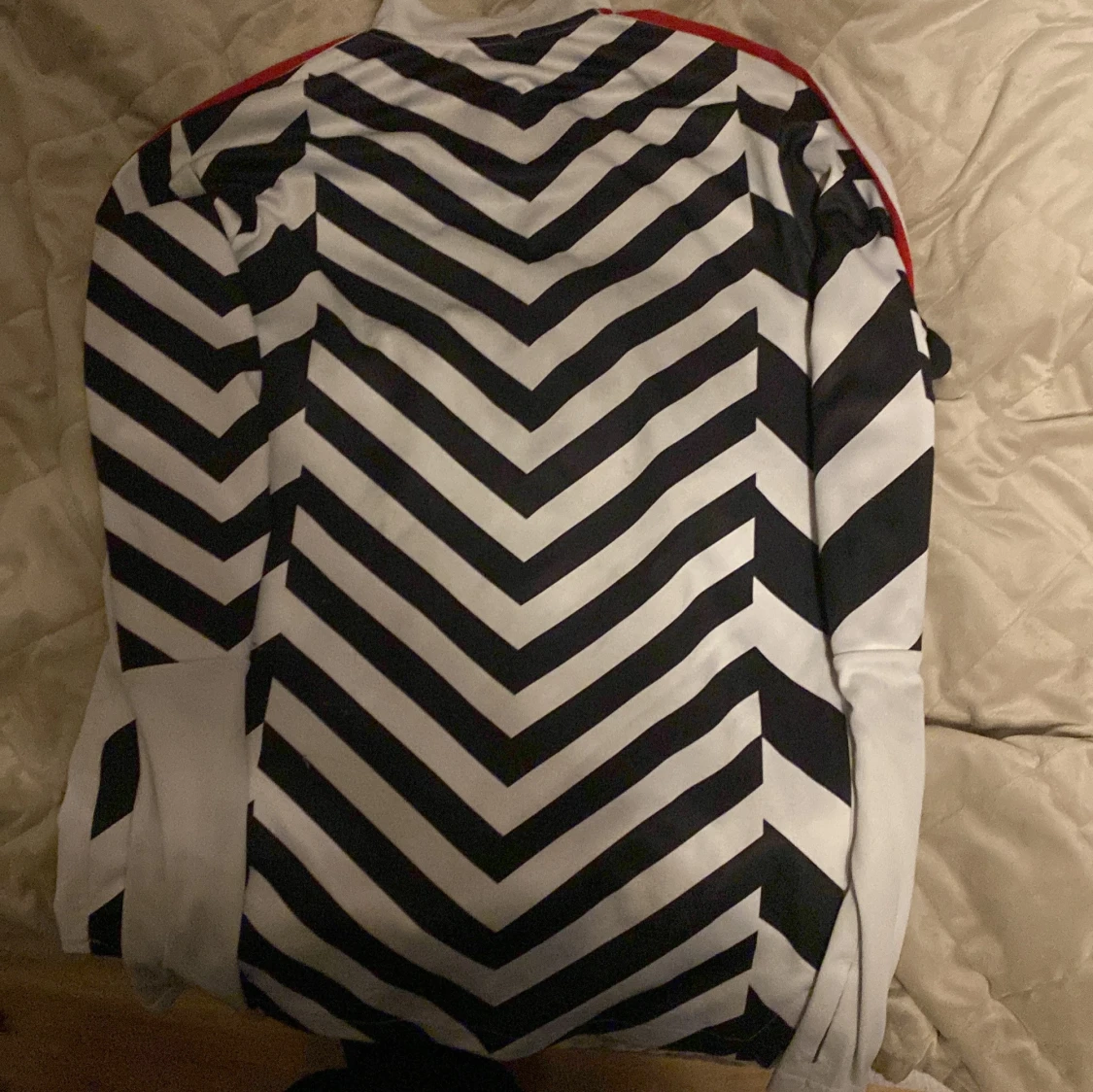 Svartvit randig fotbollströja från Adidas Manchester United  - 1