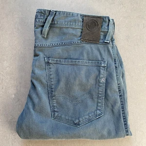 Replay Anbass  - Säljer ett par snygga Replay Anbass jeans. Väldigt bra skick. Storleken är W31 L32. Passar även W32. Vid frågor skriv vid PM