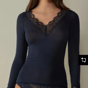 intimisimi tröja  - intimimi tröja jätte fin har dock ngt hål längst ner vid sig men funkar endå tycker jag 