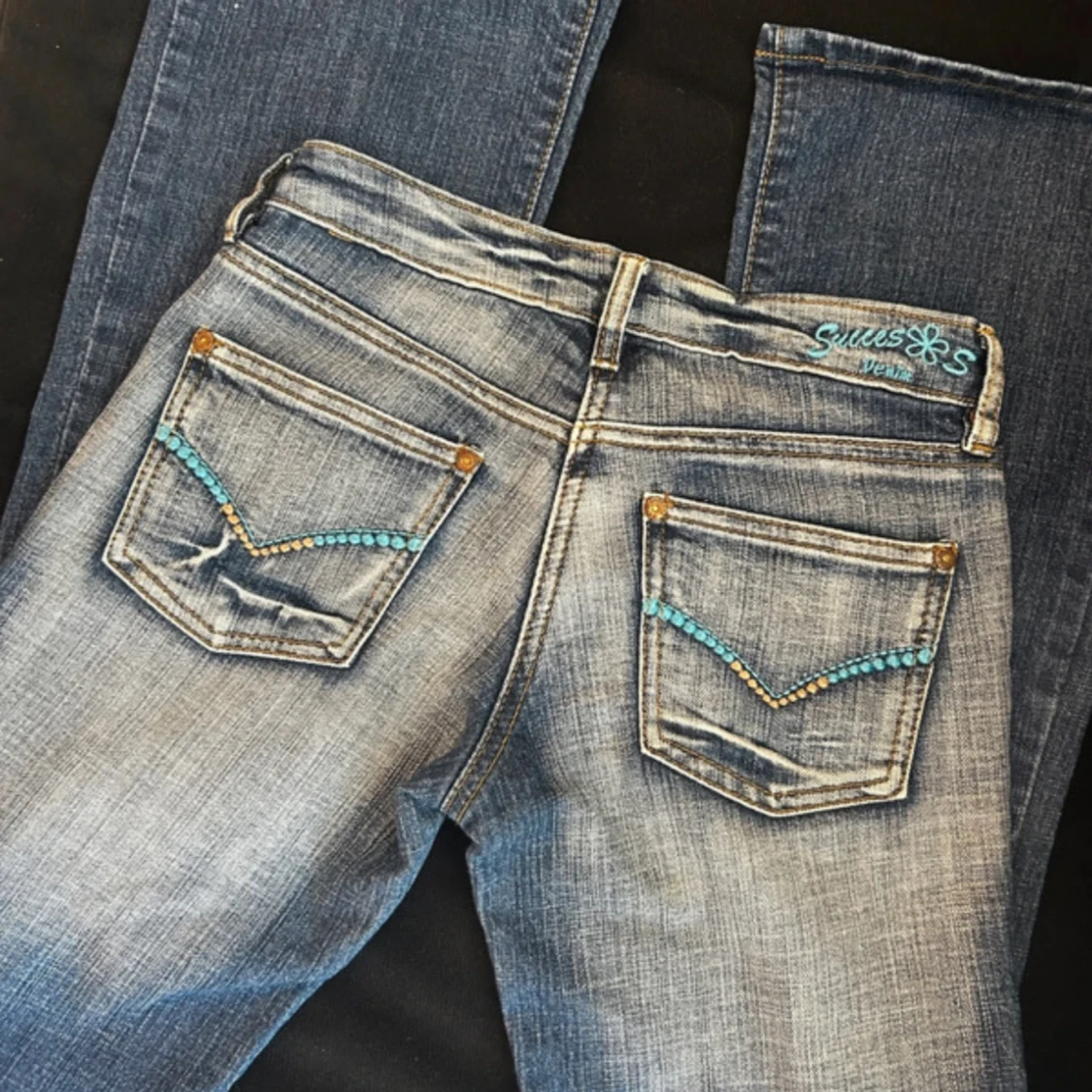 Blå bootcut jeans  - 2