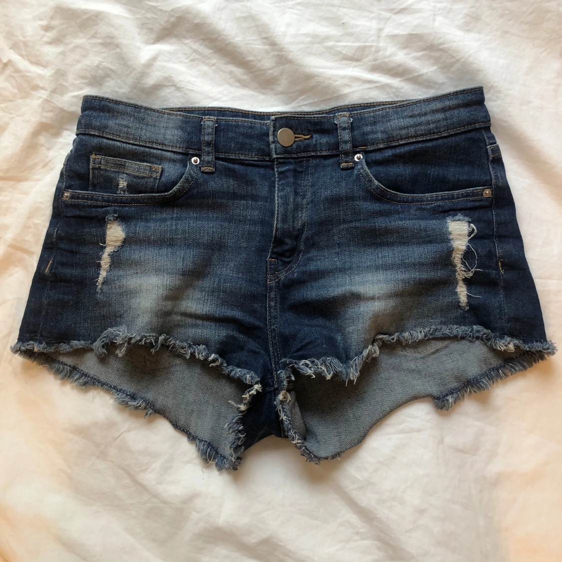 Lågmidjade jeansshorts - 1