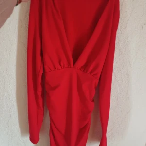 Nya klänningar  - Säljer jag mina klänningar,helt oanvända ,dem är små storlekar 32 och 34 eller xs.