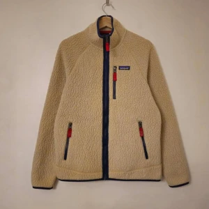 Patagonia fleece - Snygg eftertraktad Patagonia fleece i toppskick.