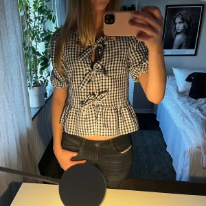 Rutig topp - Jättesöt topp i jättefint skick 🥰