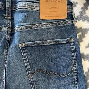 Jeans  - Säljer allt pga för smått nu. 1200 för allt. EA7 dress, Armani Jeans W29 L34, Hugo boss jeans 030 Maine, Armani jeans 33/34, Jack and Jones 30/32