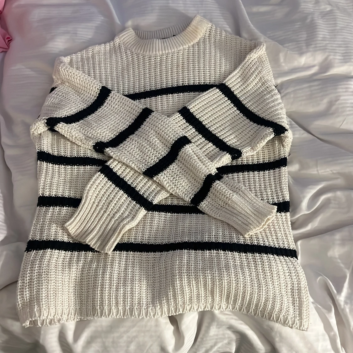 Vit stickad tröja