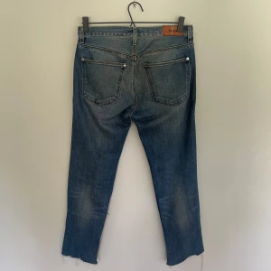 Acne Jeans - Acne Jeans i en straight passform | Storlek: 31/34 | Skick: Fint | Pris: 149kr | Hör av dig vid frågor eller för fler bilder om du är intresserad👏