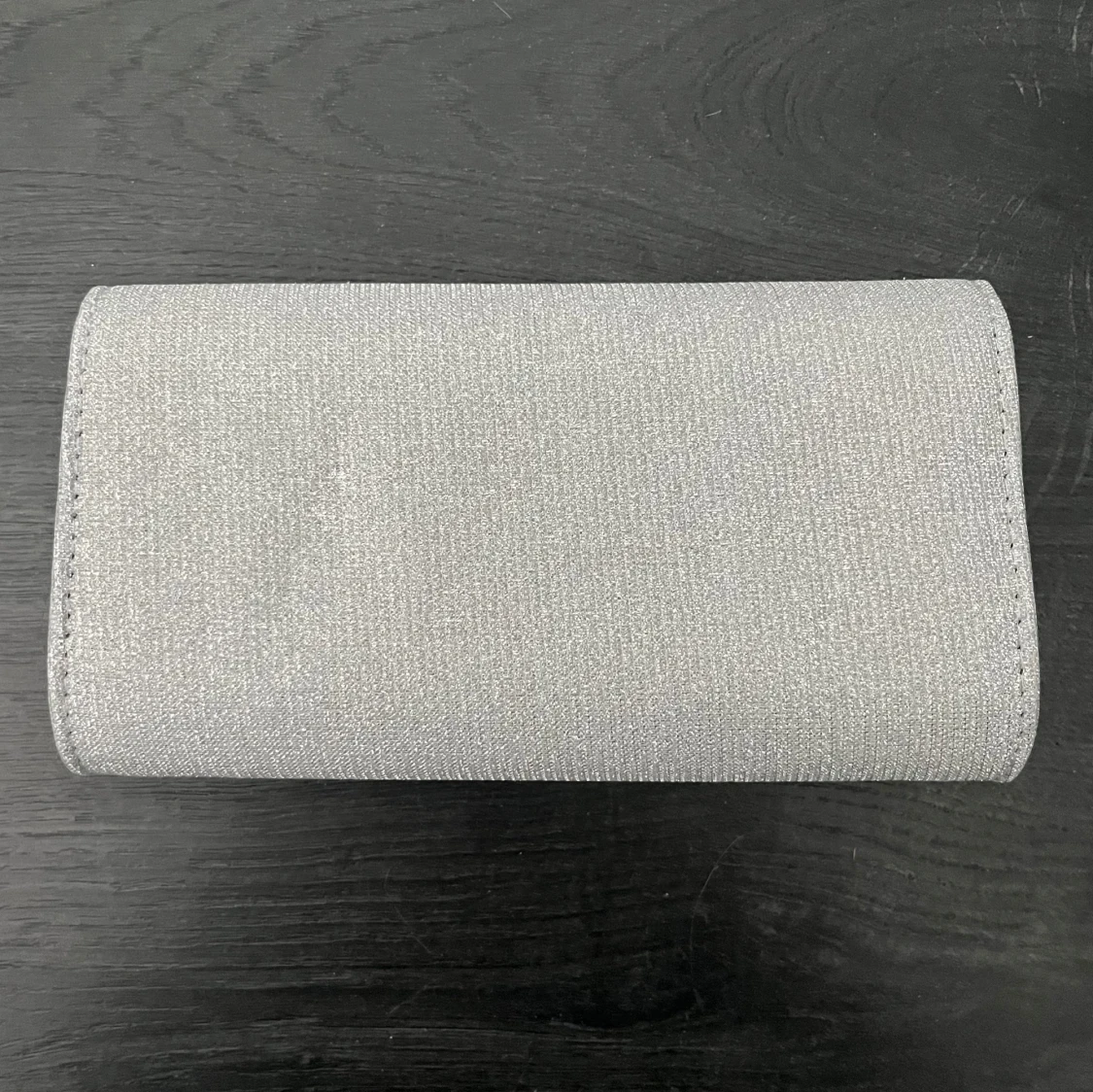 Silverfärgad glittrig kuvertväska - 1