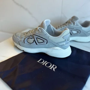 Skor - Skor i fint skick, storlek 45, hör av er vid fler funderingar !