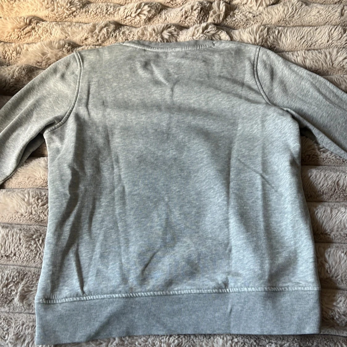 Grå sweatshirt från GANT XS - 1