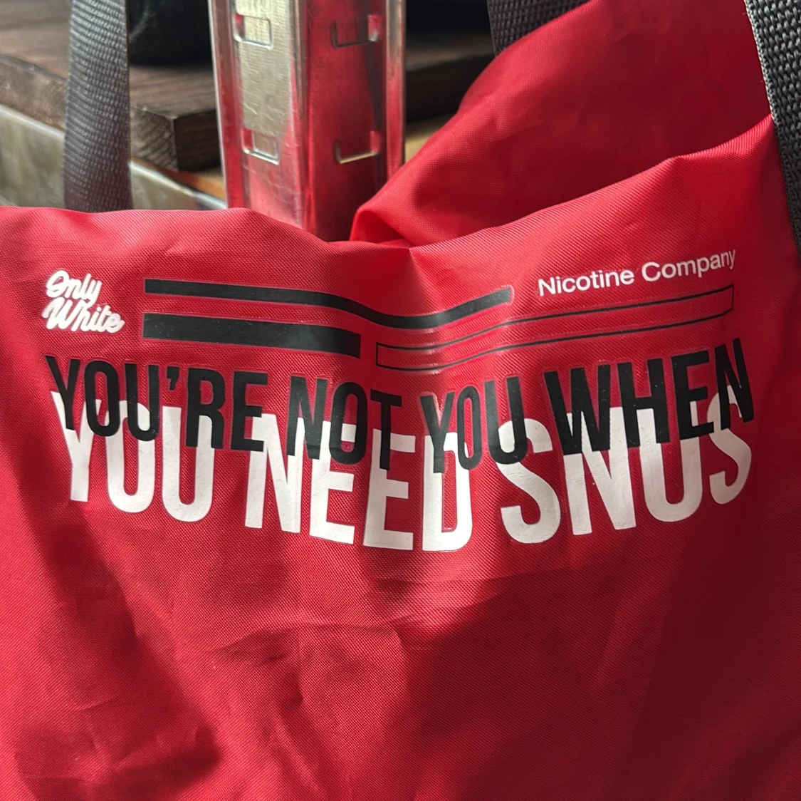 Röd träningsväska Only White - 1