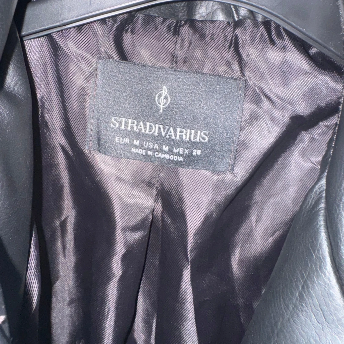 Svart skinnjacka från Stradivarius - 1