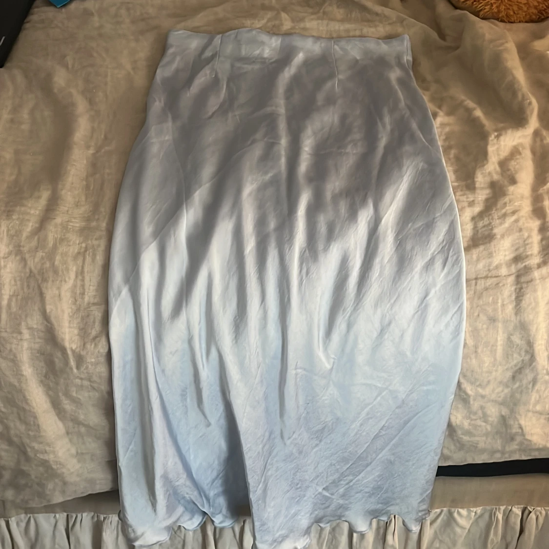 Ljusblå långkjol från The Black Label - 1