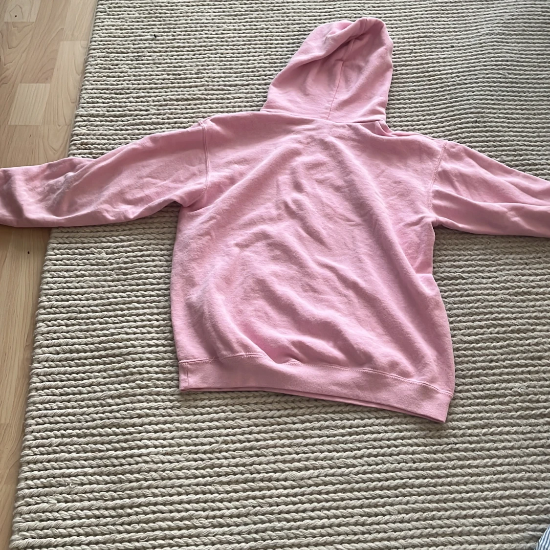 Rosa hoodie Internationella Engelska Skolan - 1