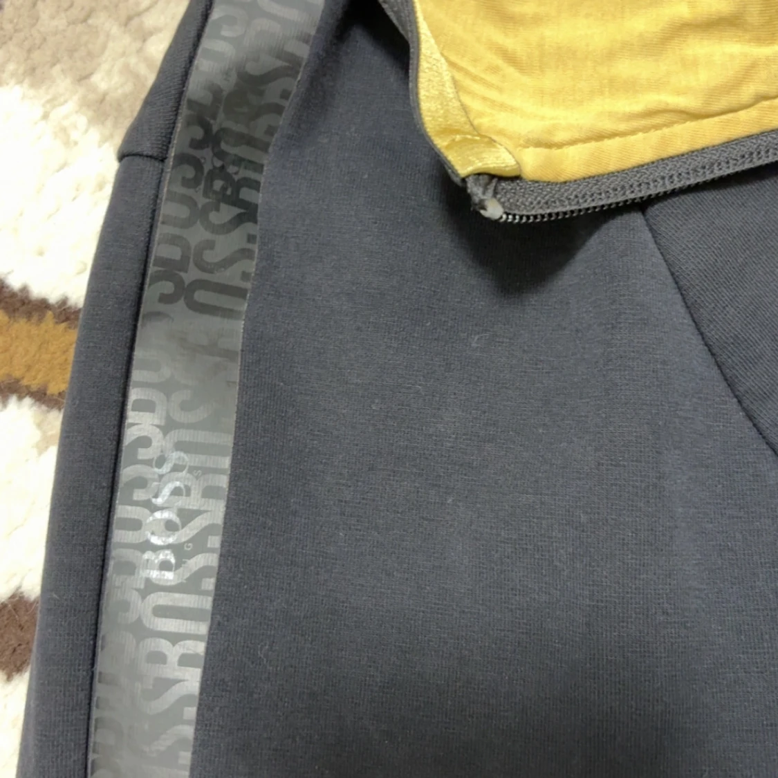 Svart kofta från Hugo Boss - 3