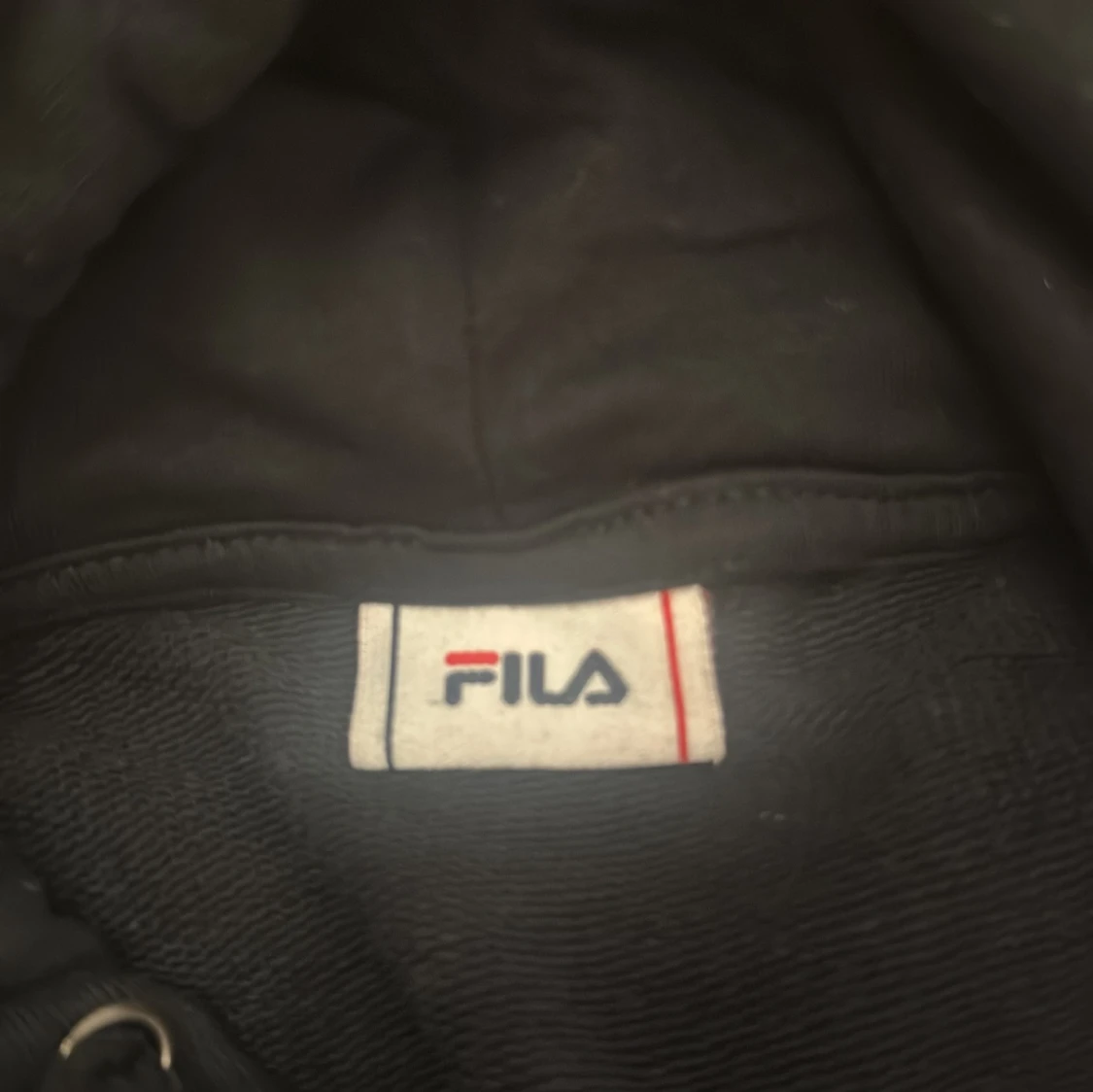 Svart hoodie från FILA med färgglad logga - 2