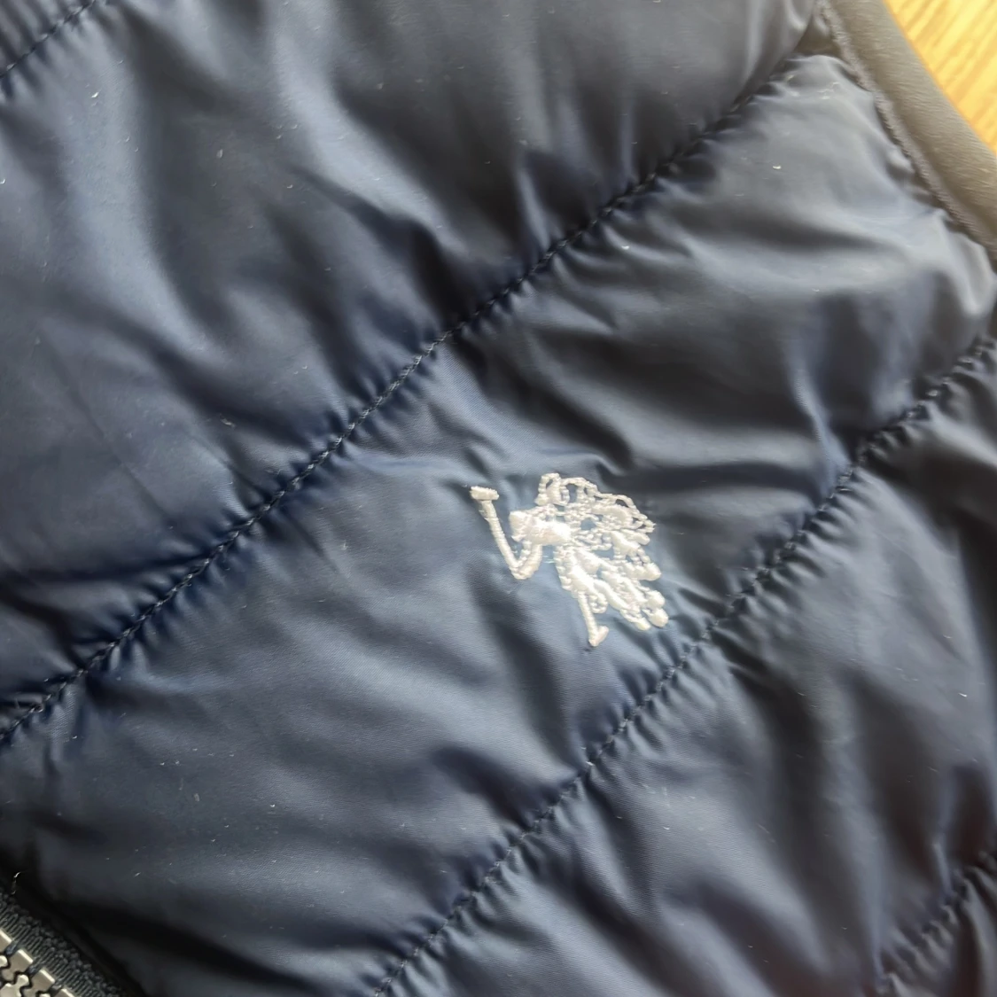 Mörkblå dunväst från US Polo Assn - 3