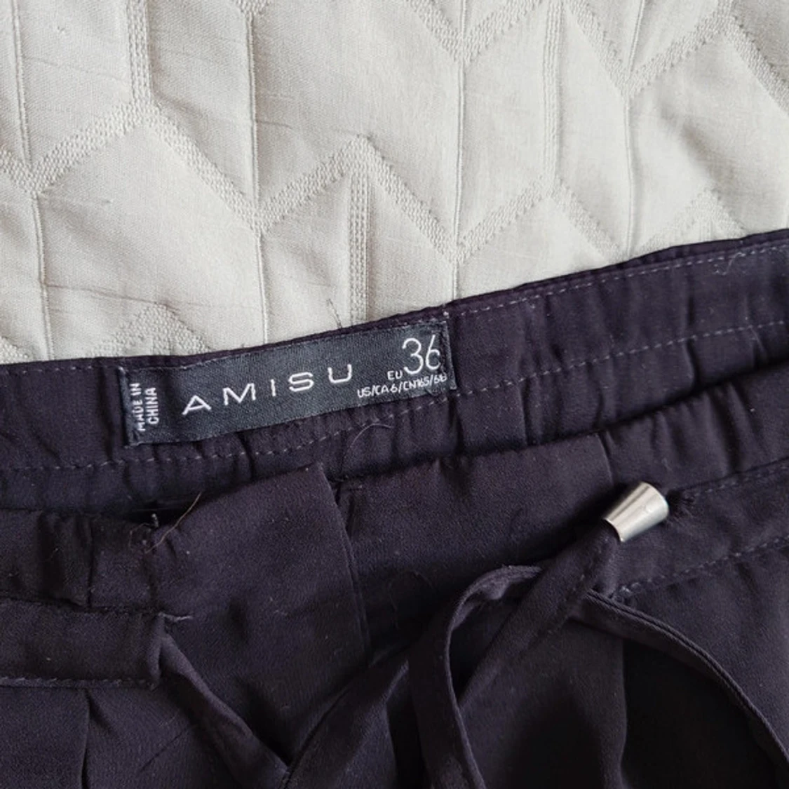 Svarta mjukisbyxor med vita ränder Amisu - 2