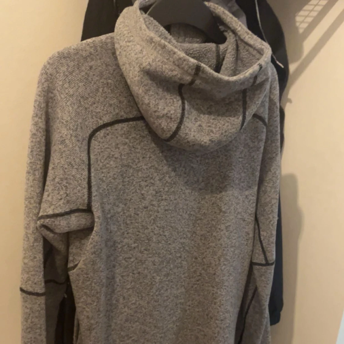 Grå fleece hoodie från Haglöfs - 2