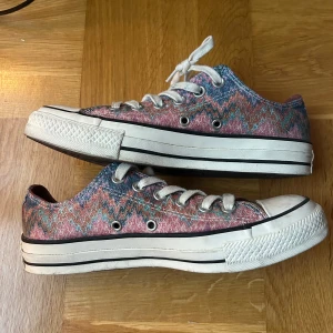 Converse x Missoni sneakers - Coola sneakers från Converse, endast använda 1 gång! 