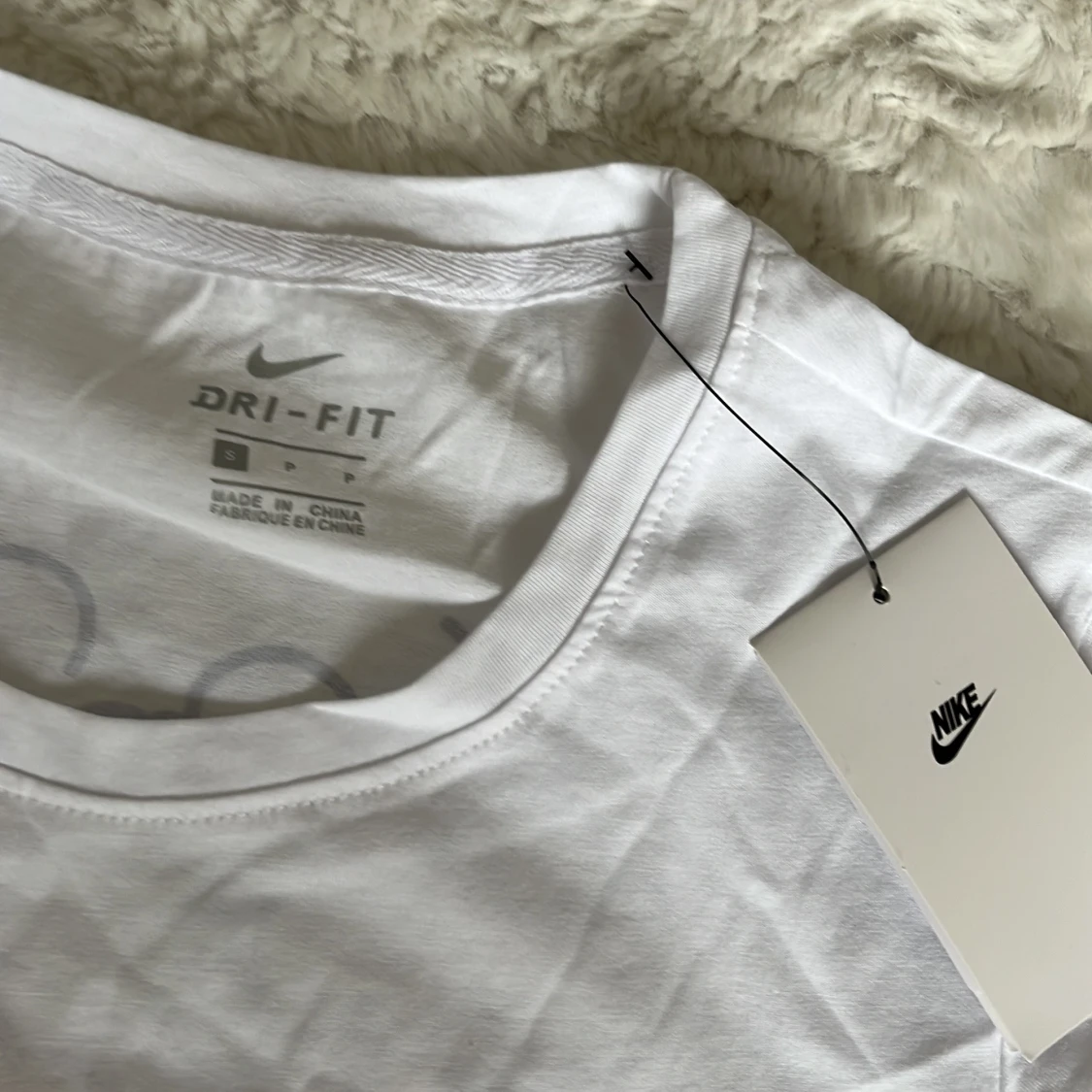 Vit Nike Dri-Fit t-shirt med tryck - 1