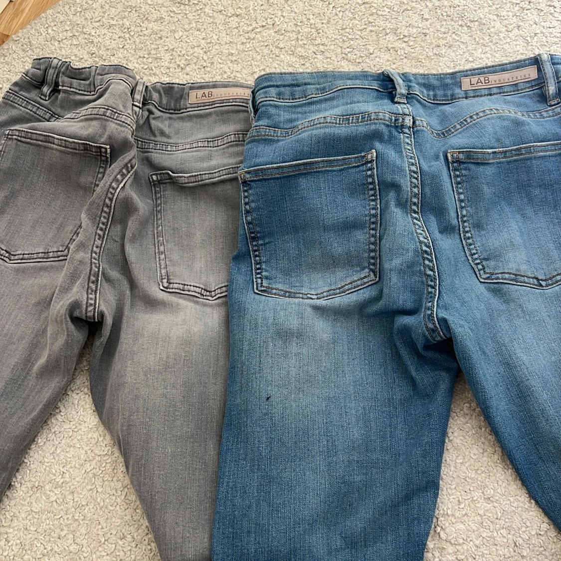 2 par LAB Industries jeans, grå & blå - 1