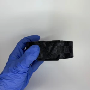 L bälte svart - Helt nya bälten. Finns fler färger, modeller och märken i vår profil!