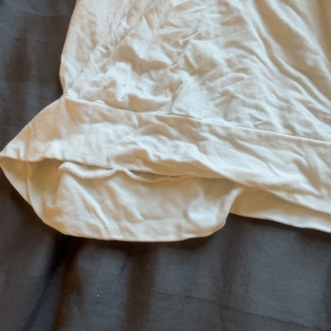 Vit långärmad topp med spetsdetalj - 3