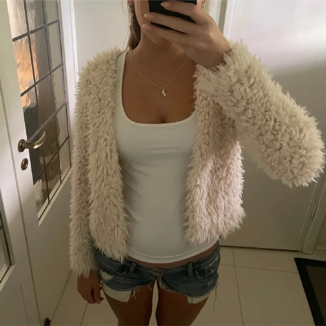 Beige teddyjacka från Gina tricot 
