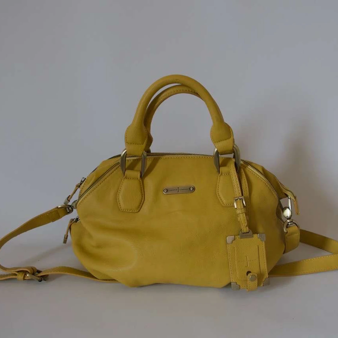 Gul väska  - 2