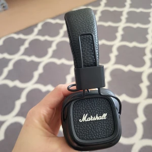  Marshall hörlurar  - Nya marshall hörlurar. Sladden följer med