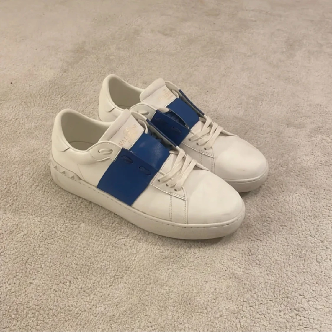 Valentino opens  - 3