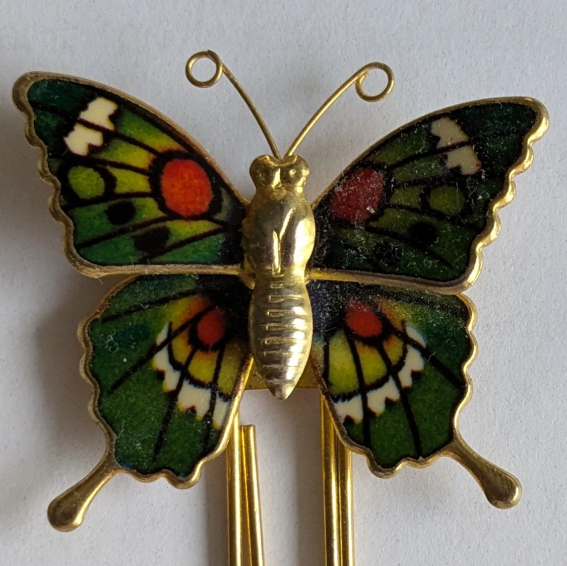 Fjärilsformad brosch