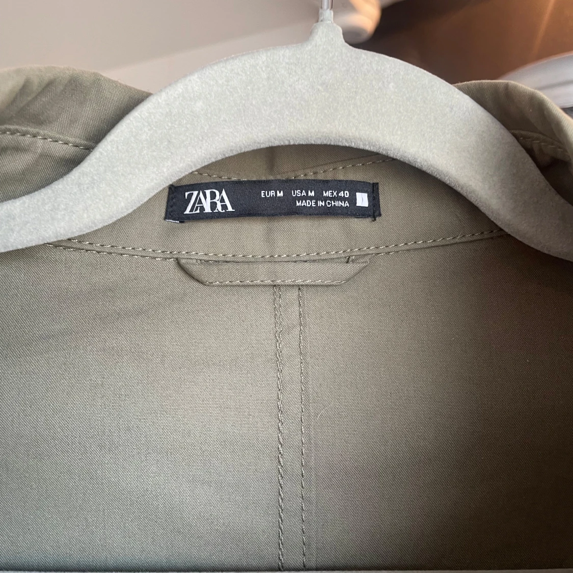 Olivgrön jacka/overshirt från Zara - 3